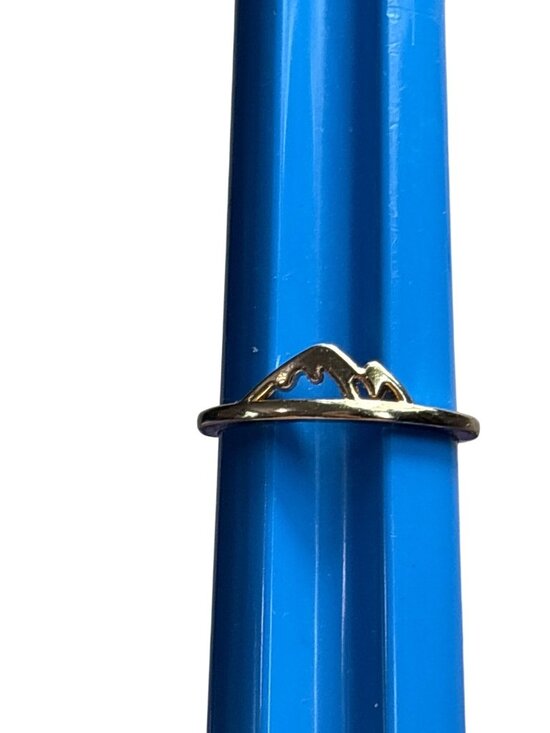 Jewelry - Goldtone Mountains Ring Size 10.25